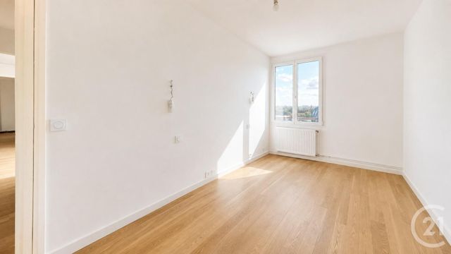 Appartement F3 à vendre - 4 pièces - 67.31 m2 - LA COURNEUVE - 93 - ILE-DE-FRANCE - Century 21 Immo Conseil