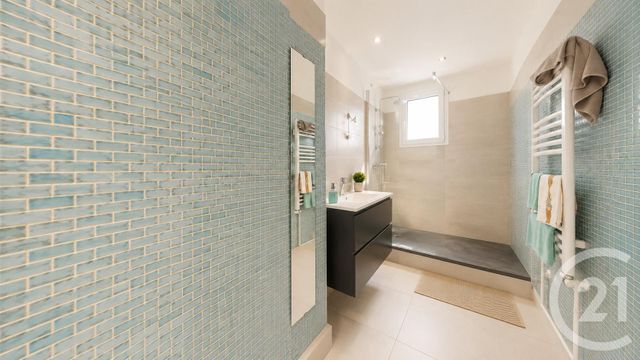 Appartement F3 à vendre - 4 pièces - 67.31 m2 - LA COURNEUVE - 93 - ILE-DE-FRANCE - Century 21 Immo Conseil