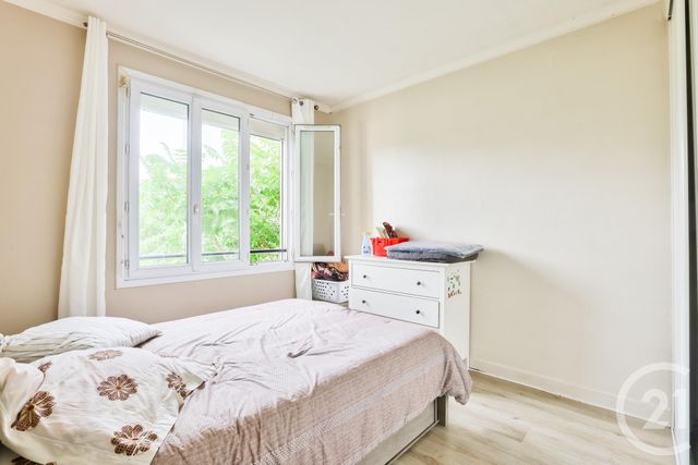 Afficher la photo en grand Appartement F4 à vendre - 4 pièces - 71.0 m2 - LA COURNEUVE - 93 - ILE-DE-FRANCE - Century 21 Immo Conseil