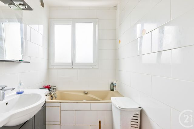 Afficher la photo en grand Appartement F4 à vendre - 4 pièces - 71.0 m2 - LA COURNEUVE - 93 - ILE-DE-FRANCE - Century 21 Immo Conseil