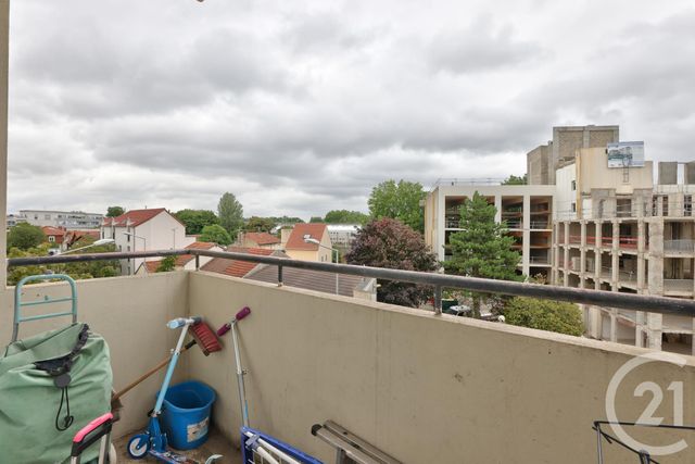 Afficher la photo en grand Appartement F4 à vendre - 4 pièces - 71.0 m2 - LA COURNEUVE - 93 - ILE-DE-FRANCE - Century 21 Immo Conseil