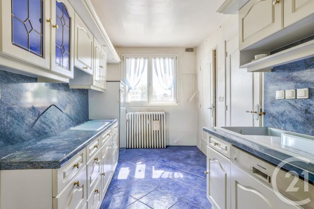 Appartement F3 à vendre - 3 pièces - 66.67 m2 - LA COURNEUVE - 93 - ILE-DE-FRANCE - Century 21 Immo Conseil