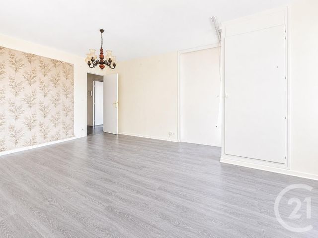 Appartement F4 à vendre - 4 pièces - 79.53 m2 - LA COURNEUVE - 93 - ILE-DE-FRANCE - Century 21 Immo Conseil