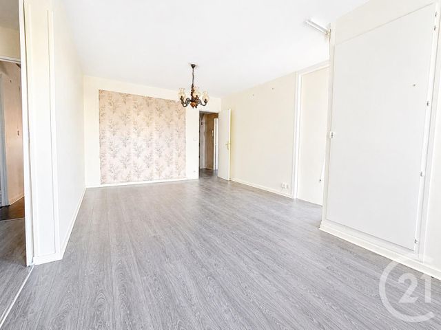 Appartement F4 à vendre - 4 pièces - 79.53 m2 - LA COURNEUVE - 93 - ILE-DE-FRANCE - Century 21 Immo Conseil