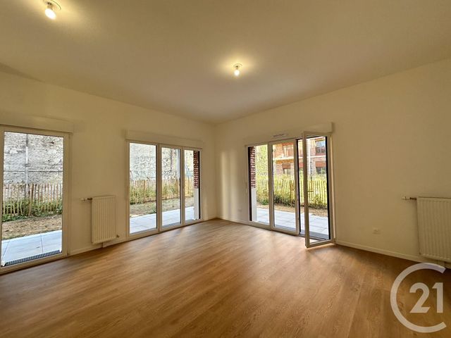 Appartement à louer - 3 pièces - 66.54 m2 - LA COURNEUVE - 93 - ILE-DE-FRANCE - Century 21 Immo Conseil