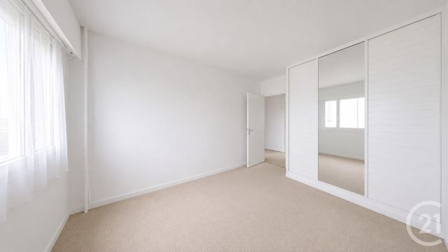 Appartement à vendre - 4 pièces - 89.3 m2 - LA COURNEUVE - 93 - ILE-DE-FRANCE - Century 21 Immo Conseil