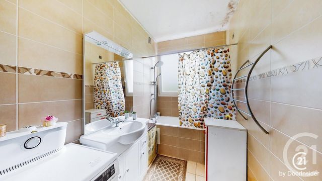 Afficher la photo en grand Appartement F3 à vendre - 4 pièces - 72.35 m2 - LA COURNEUVE - 93 - ILE-DE-FRANCE - Century 21 Immo Conseil