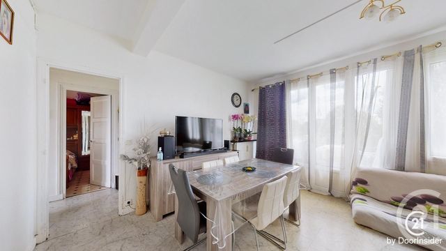 Afficher la photo en grand Appartement F3 à vendre - 4 pièces - 72.35 m2 - LA COURNEUVE - 93 - ILE-DE-FRANCE - Century 21 Immo Conseil