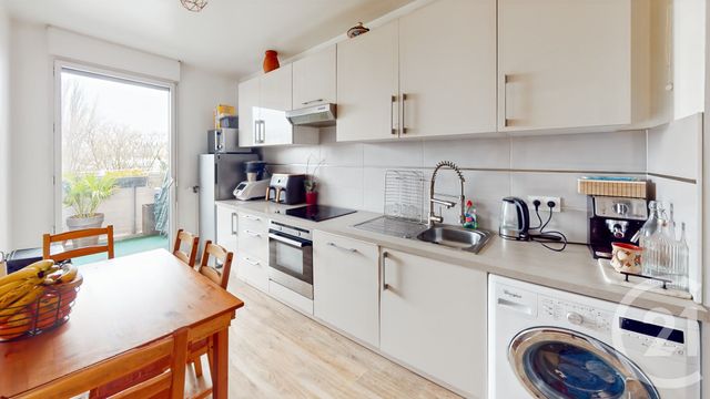 Appartement F3 à vendre - 3 pièces - 63.8 m2 - LA COURNEUVE - 93 - ILE-DE-FRANCE - Century 21 Immo Conseil