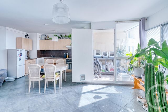 Appartement F2 à vendre - 3 pièces - 54.0 m2 - LA COURNEUVE - 93 - ILE-DE-FRANCE - Century 21 Immo Conseil